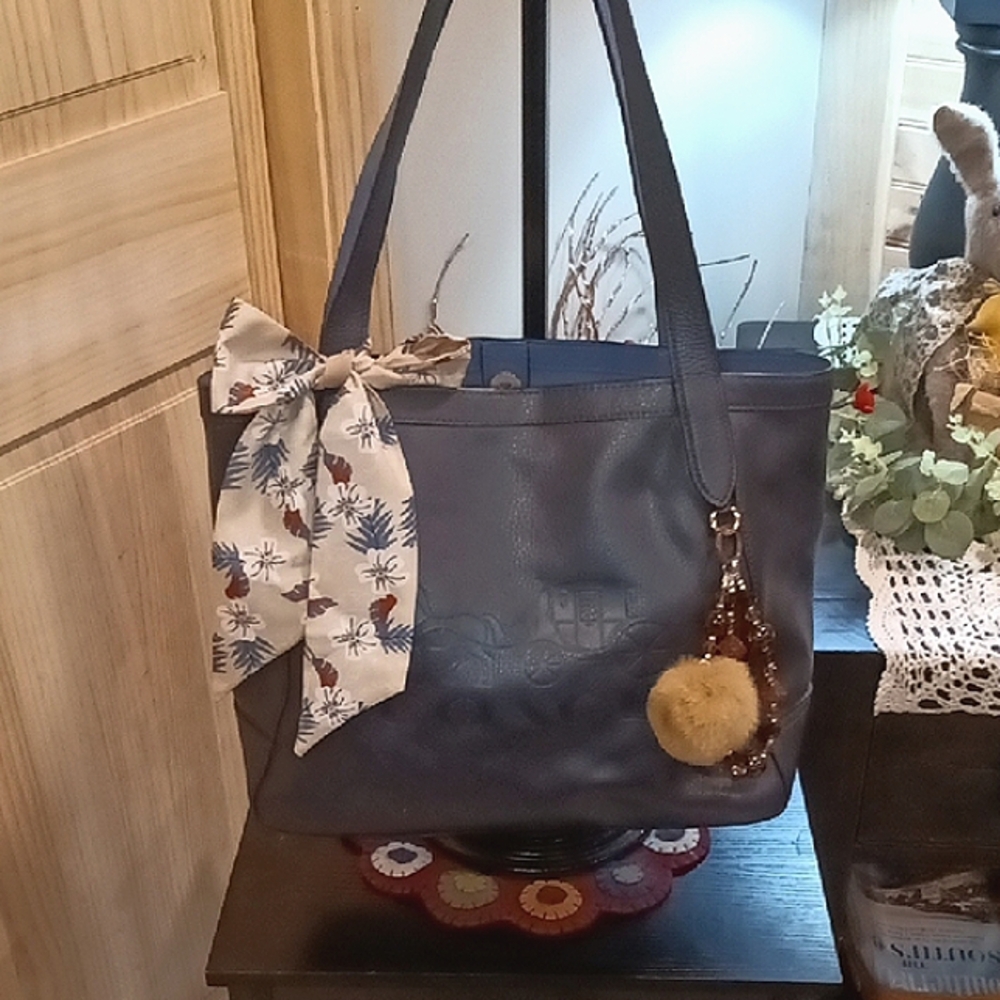 Coach Tote With Horse & Carriage - Navy C4063